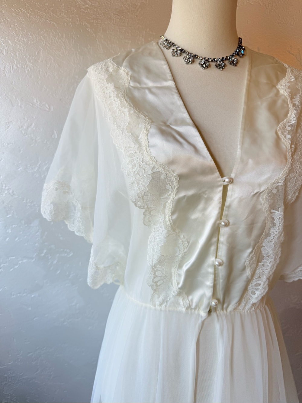 Vintage Val Mode Cream Chiffon Peignoir Made in USA Romantic Lace Maxi Robe - Picture 2 of 11